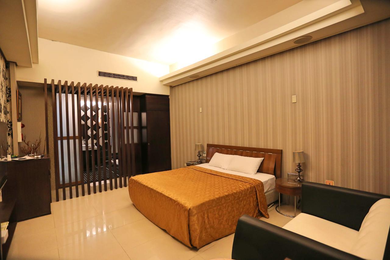 Hua Jia Motel Тайнань Экстерьер фото