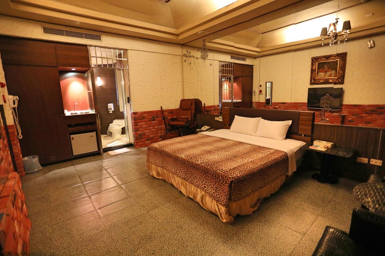 Hua Jia Motel Тайнань Экстерьер фото