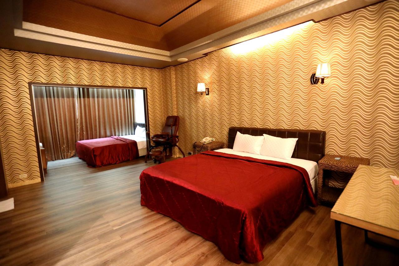 Hua Jia Motel Тайнань Экстерьер фото